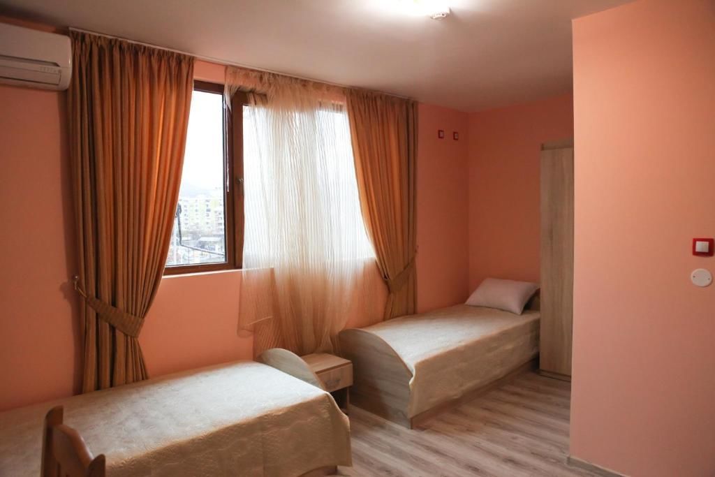 Отель Meatsa Hotel Кырджали